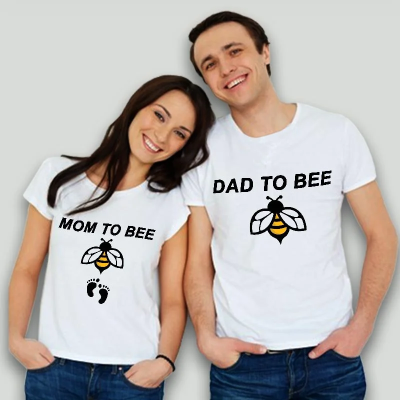 Mom To Bee Dad To Bee Pregnancy Announcement Couple T-Shirt